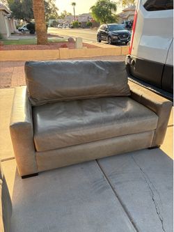 Restoration Hardware Maxwell Leather loveseat, Retail $8,000+ free Delivery