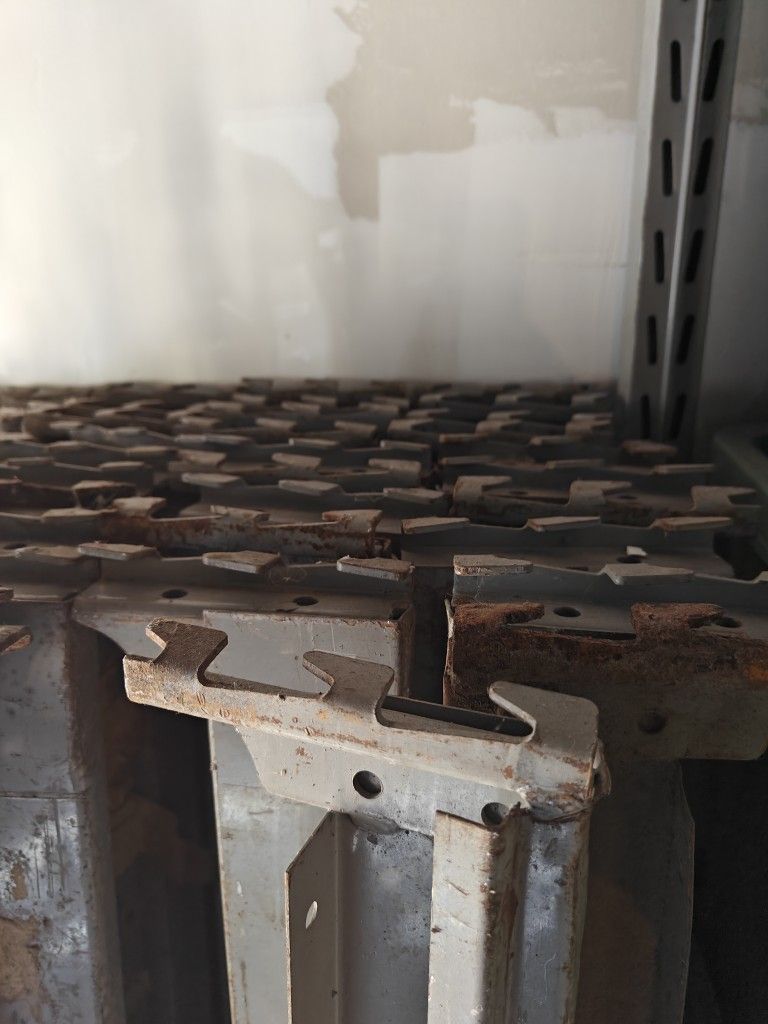 Warehouse Pallet Racks Metal Shelving (Keystone Style) for Sale in Fort ...