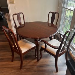 44" Round or 62" or 80" Oval Extendable beautiful Solid Wood Dining Table Set with 4 Chairs