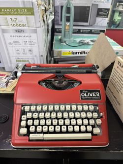 Oliver Manual Typewriter OTTE-1637 (Red)