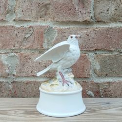 Vintage Gorham White Dove Figurine/Music Box 