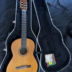 Yamaha C40 Classical Guitar & Hard Case