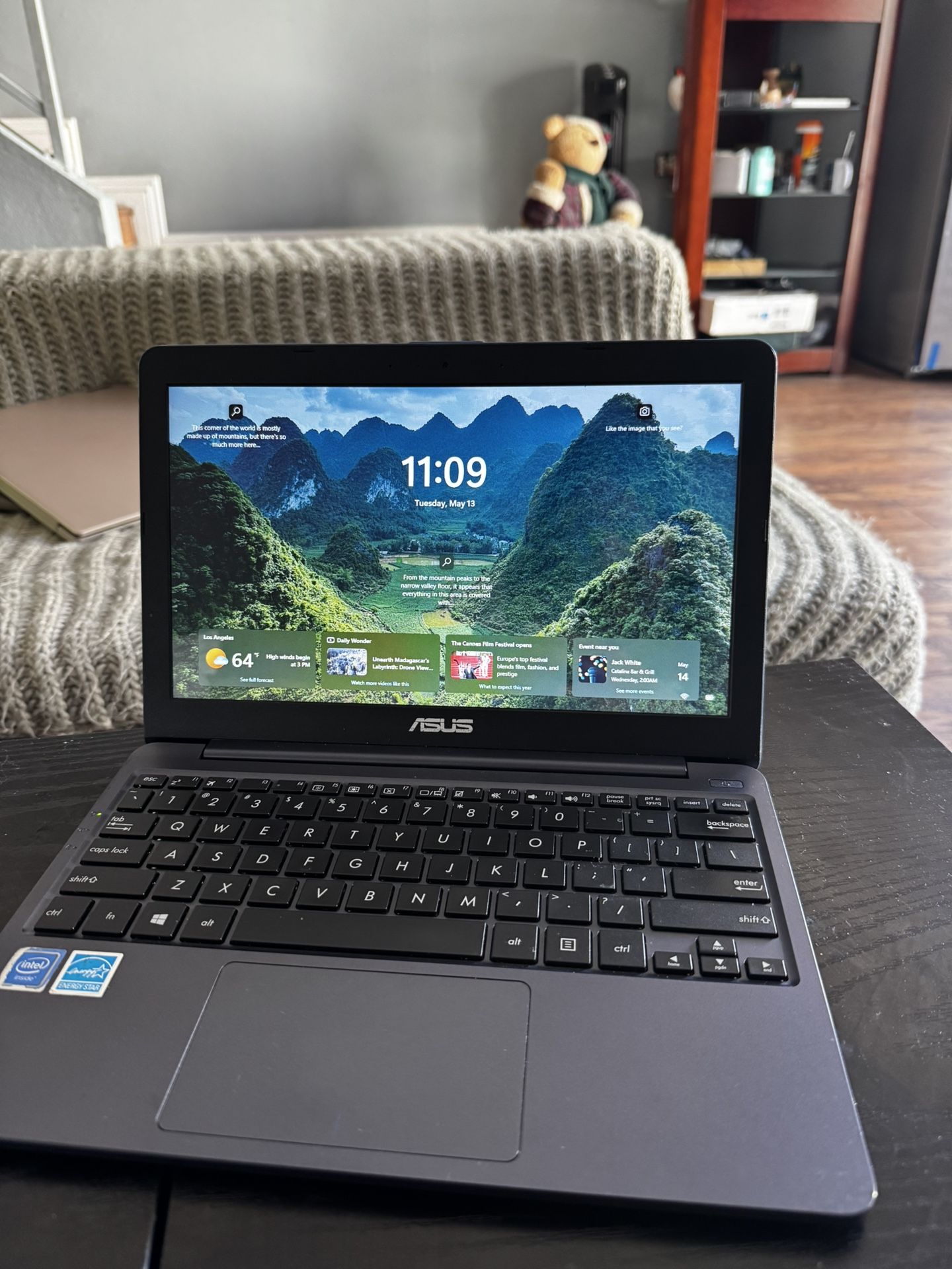 Asus Laptop 11”