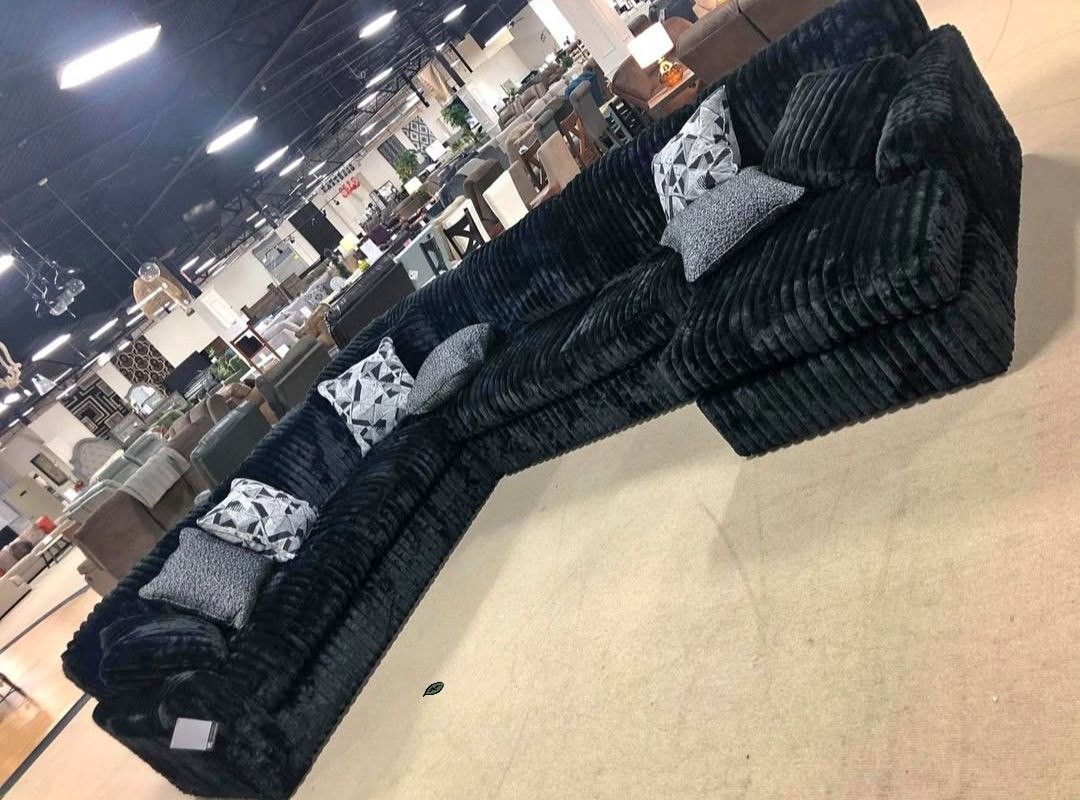Night Love 🖤MIDNIGHT-MADNESS ONYX 4-PIECE LAF SECTIONAL WITH CHAISE