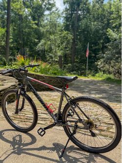 Schwinn Men's Standpoint 27.5" Mountain Bike