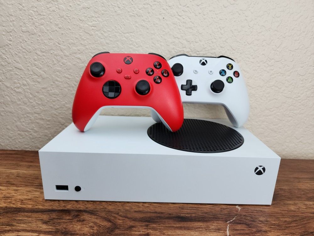 Xbox Series S OBO Console With 2 Controllers