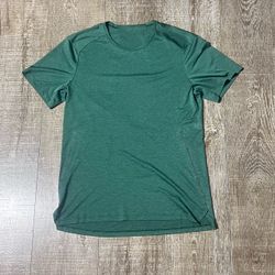 Lululemon Men’s Small Green Short Sleeve Shirt Athletic Running Workout Gym
