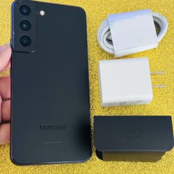 Samsung galaxy S22 (128gb) 5g Black UNLOCKED