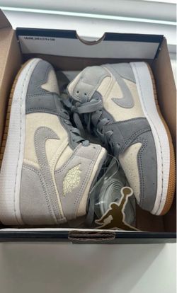 Girls Jordan’s size 3.5 youth