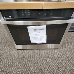 30 in. Smart Single Electric Wall Oven Self-
Cleaning in Stainless Steel