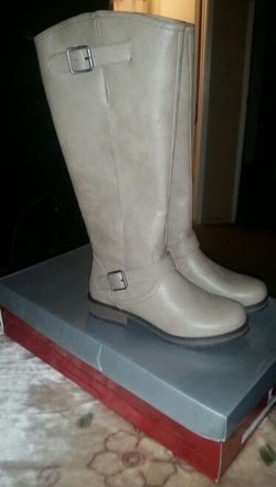 Boots brand new