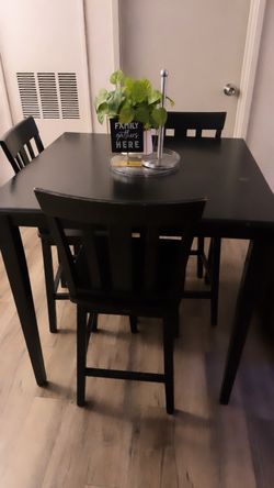 bed & table
