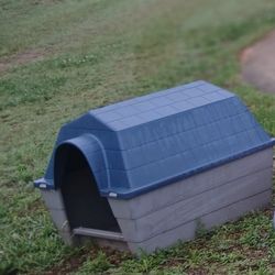Medium Dog House