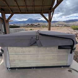 Hot Tub Spa 2019 Bullfrog A6