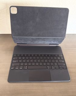 2021 IPad Pro M1 12.9” Magic Keyboard