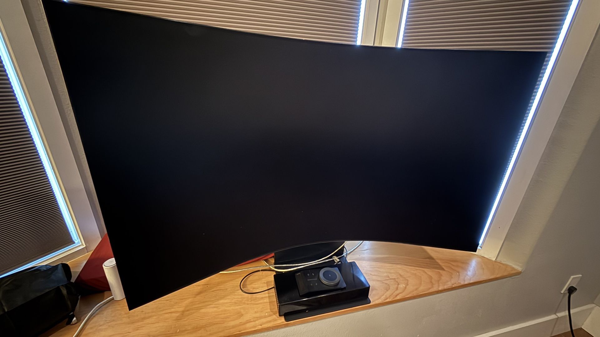 55" Odyssey Ark 1st Gen. 4K UHD 165Hz 1ms Curved Gaming Screen