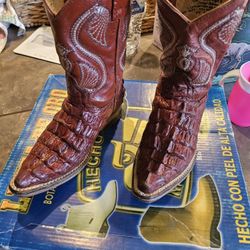 Used kids shop cowboy boots