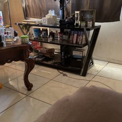 Tv stand W / Temperd Glass