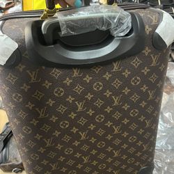 Set Of LV LUGGAGE CARRY ON AND LARGE PIECE