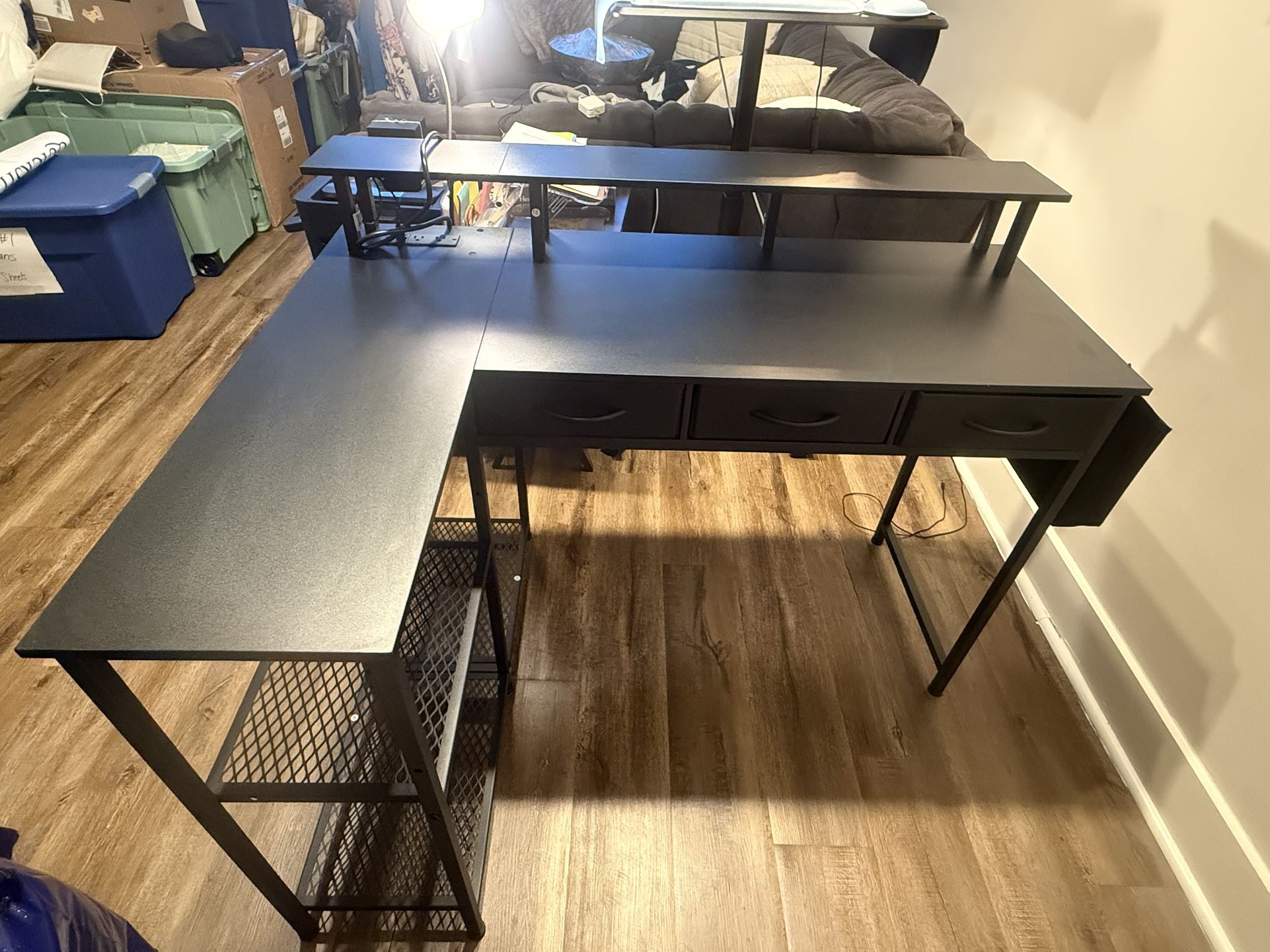 Desk With Shelves And Drawers