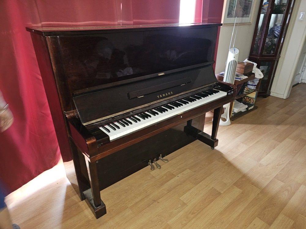 Yamaha Piano Model U3
