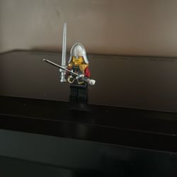 LEGO Castle Minifigure Fantasy Era Crown Knight