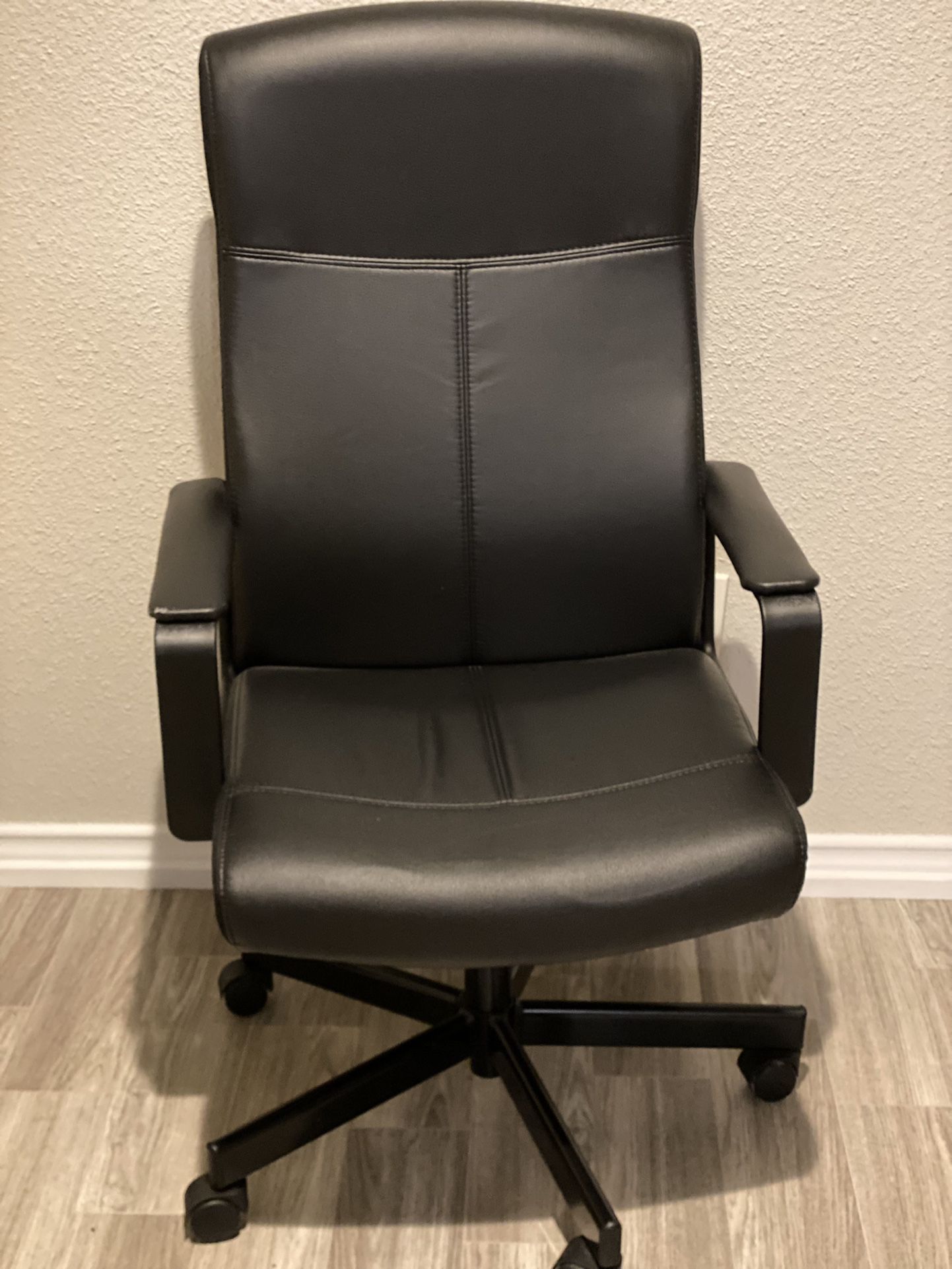 Office Chair With Adjustable Tilt Tension And Built In Lumbar Support
