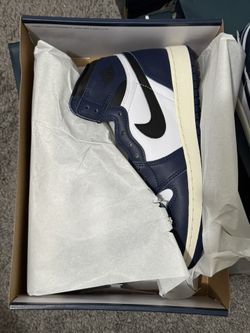 Air Jordan 1 Retro High OG – Size 5.5 (Women’s 7) – Deadstock 