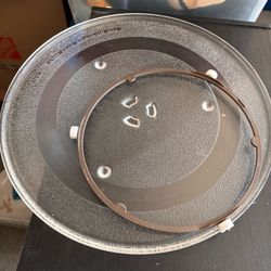 Microwave glass plate with roller 13 1/2 inch diameter Microwave glass plate with roller 13 1/2” diameter