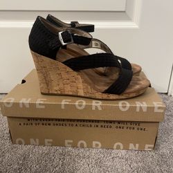 Toms Black Womens Wedges Size 7
