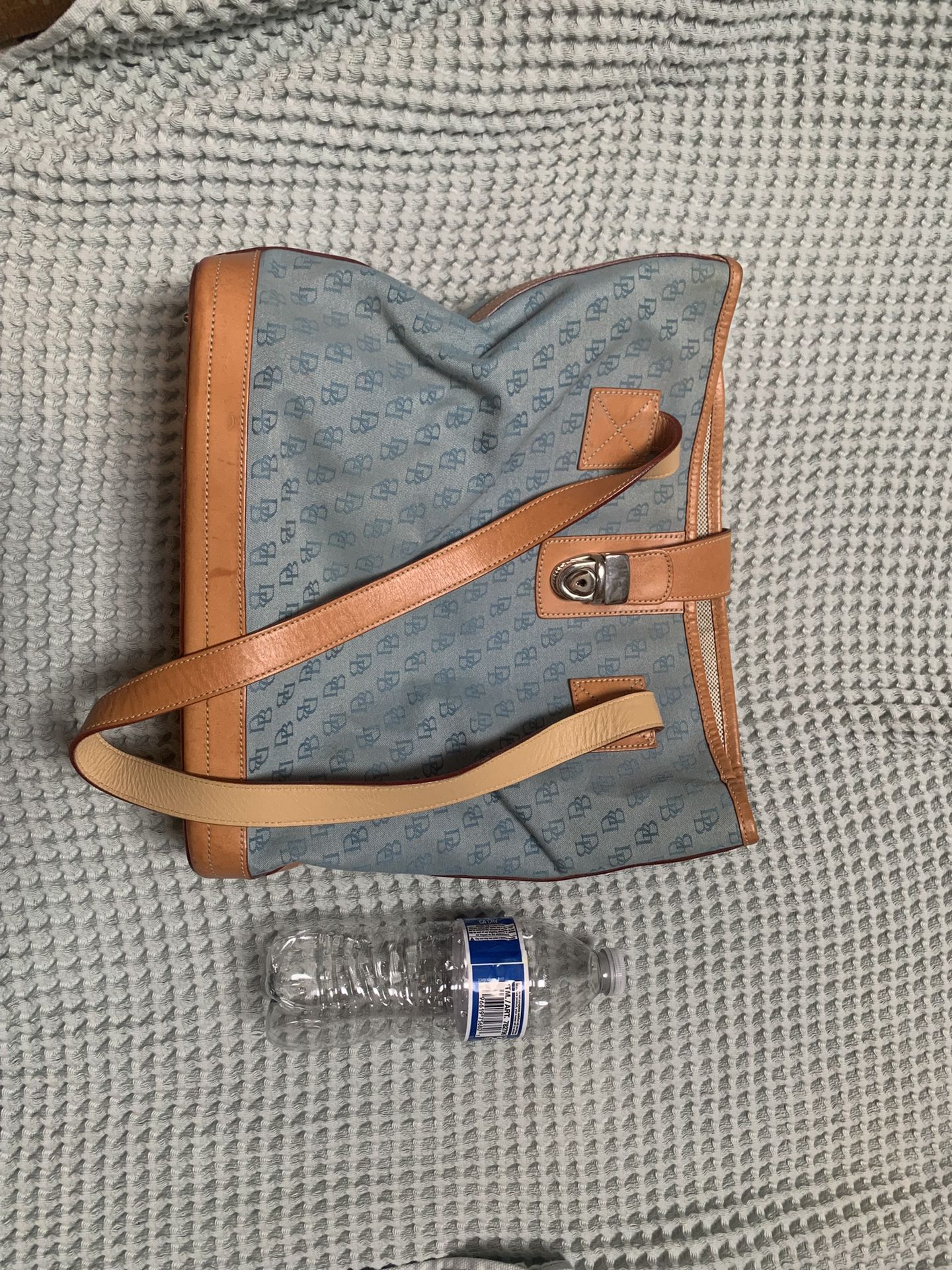 Dooney & Bourke purse 