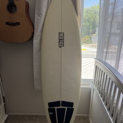Talon 5’10 Surfboard