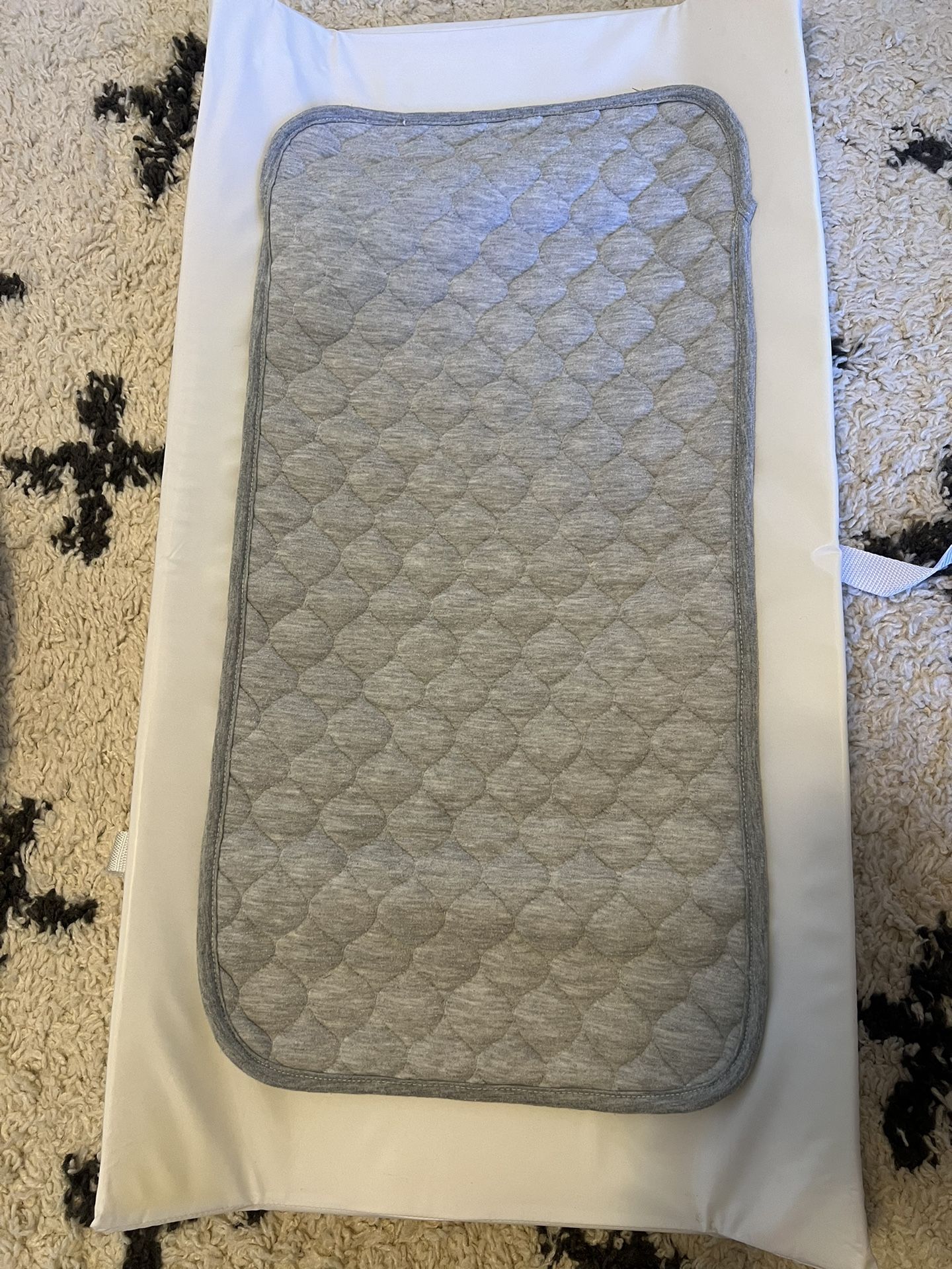 Munchkin Changing Pad With Liners