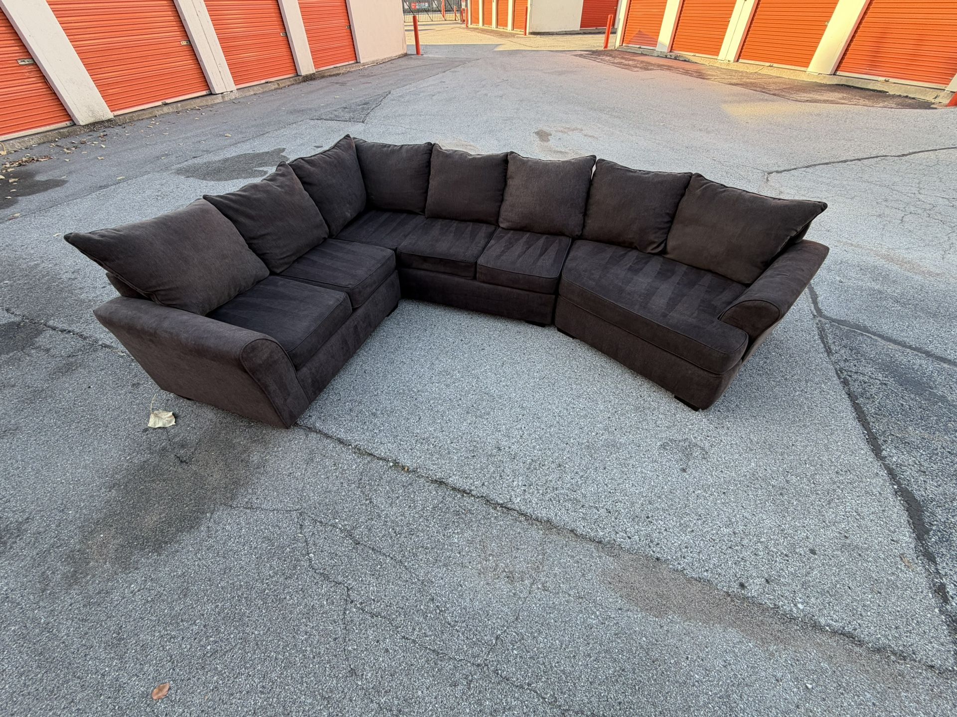 Sectional Couch(FREE DELIVERY‼️)