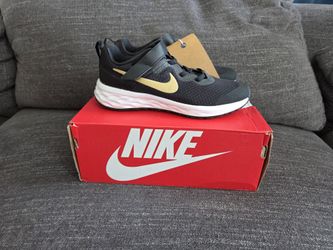 Nike Revolution 6 Size 3Y