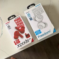Brand New Traveling Headphones 