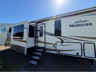2015 Keystone Montana  3790RD