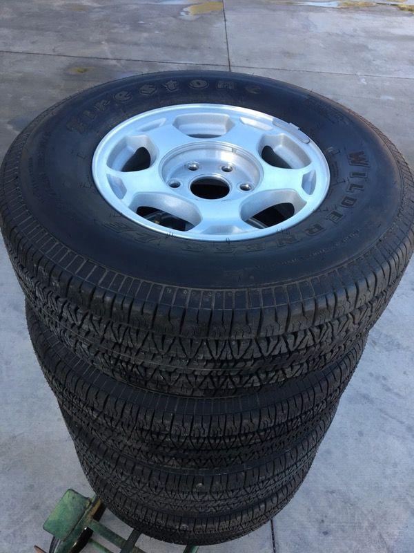16x7 Factory GM Set w/new p265/70r16 Firestoneās