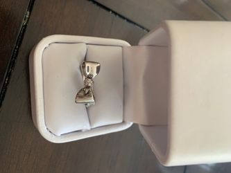 Mimo so bow ring , never used , 18k