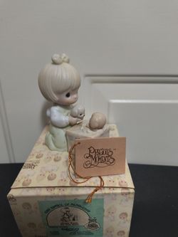 Precious Moments 1989 Symbol of membership