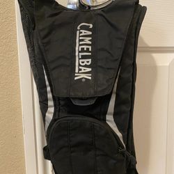 Black Camelbak Classic Hydration Pack Backpack Hiking Cycling Outdoors