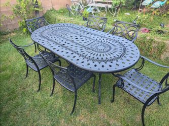 Cast Aluminum Patio Table And Chairs