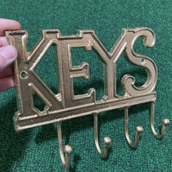 Gold key hook