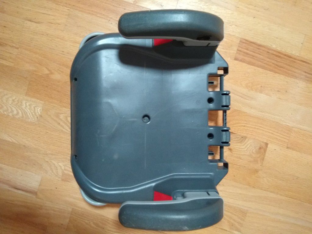 Booster car seat with cup holders. Clean and sturdy.