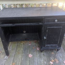 Black Desk