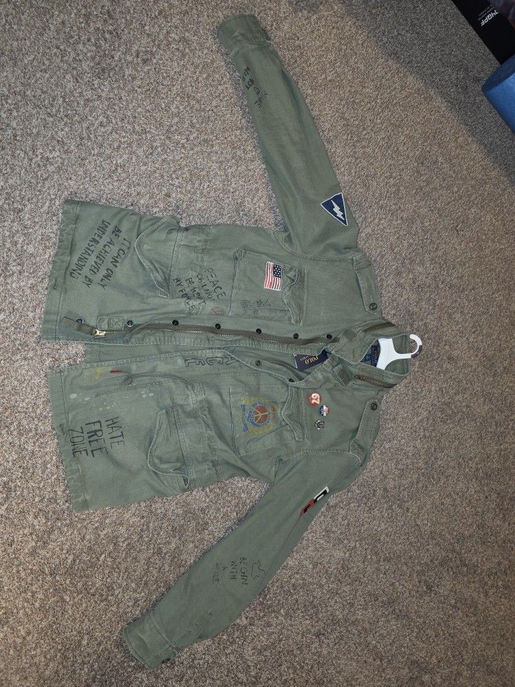 450 obo
Brand new with tags.
Polo Ralph Lauren M-67 Peace Military Field Jacket Combat Green Rare Pins Size L