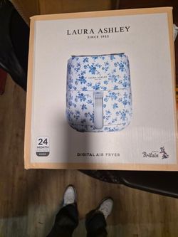 Laura Ashley 4.5l/4.7qt digital air fryer