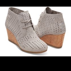 Toms Grey Wedge Suede Shoes Size 8