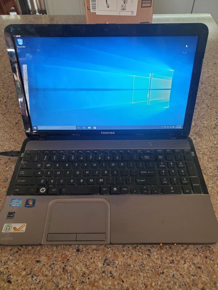 Toshiba Laptop 15.6"