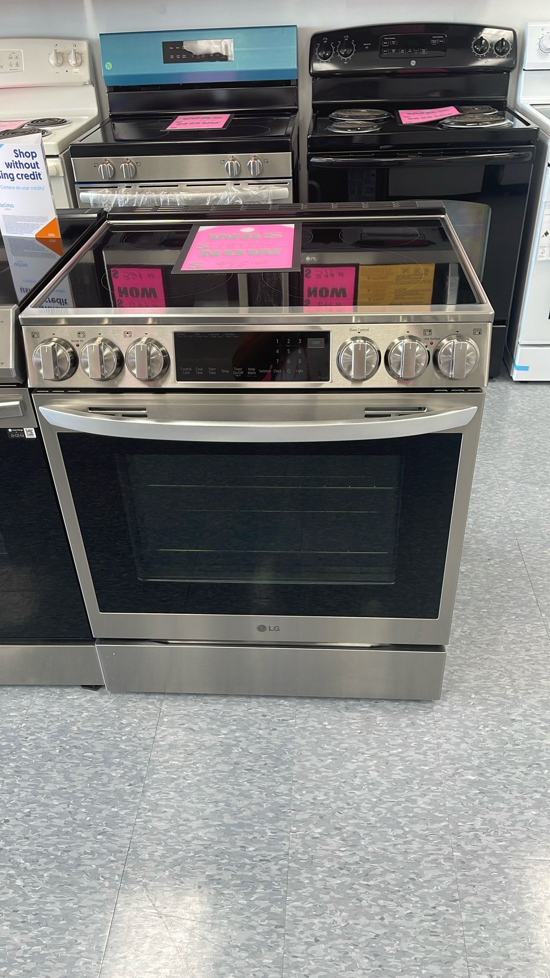 New Scratch And Dent LG Stainless Steel Glass Top Slide In Range. 1 Year Manufactured Warranty